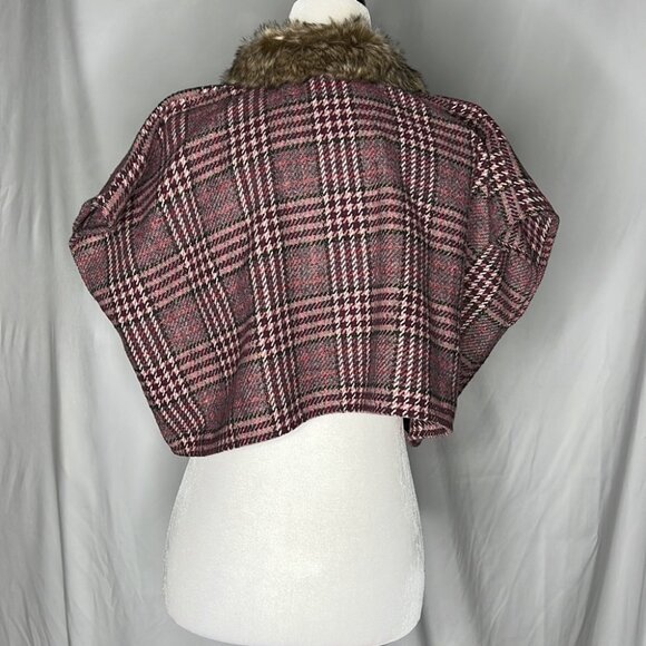 St. Bernard Plaid Gingham Cape Faux Fur Collar - Picture 3 of 10